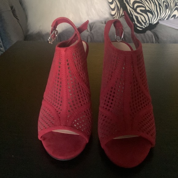 Kelly and Katie Wine cage open toe Sandal size 7.5 brand new - Picture 2 of 10